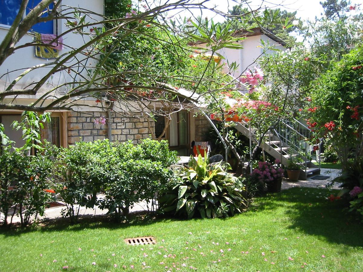 Casa Furrer Aparthotel Tirrenia Exterior photo